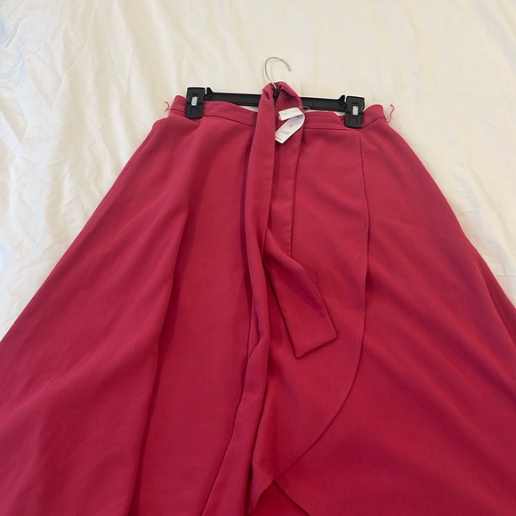 Pink wrap skirt! Size 6 - Picture 2 of 4